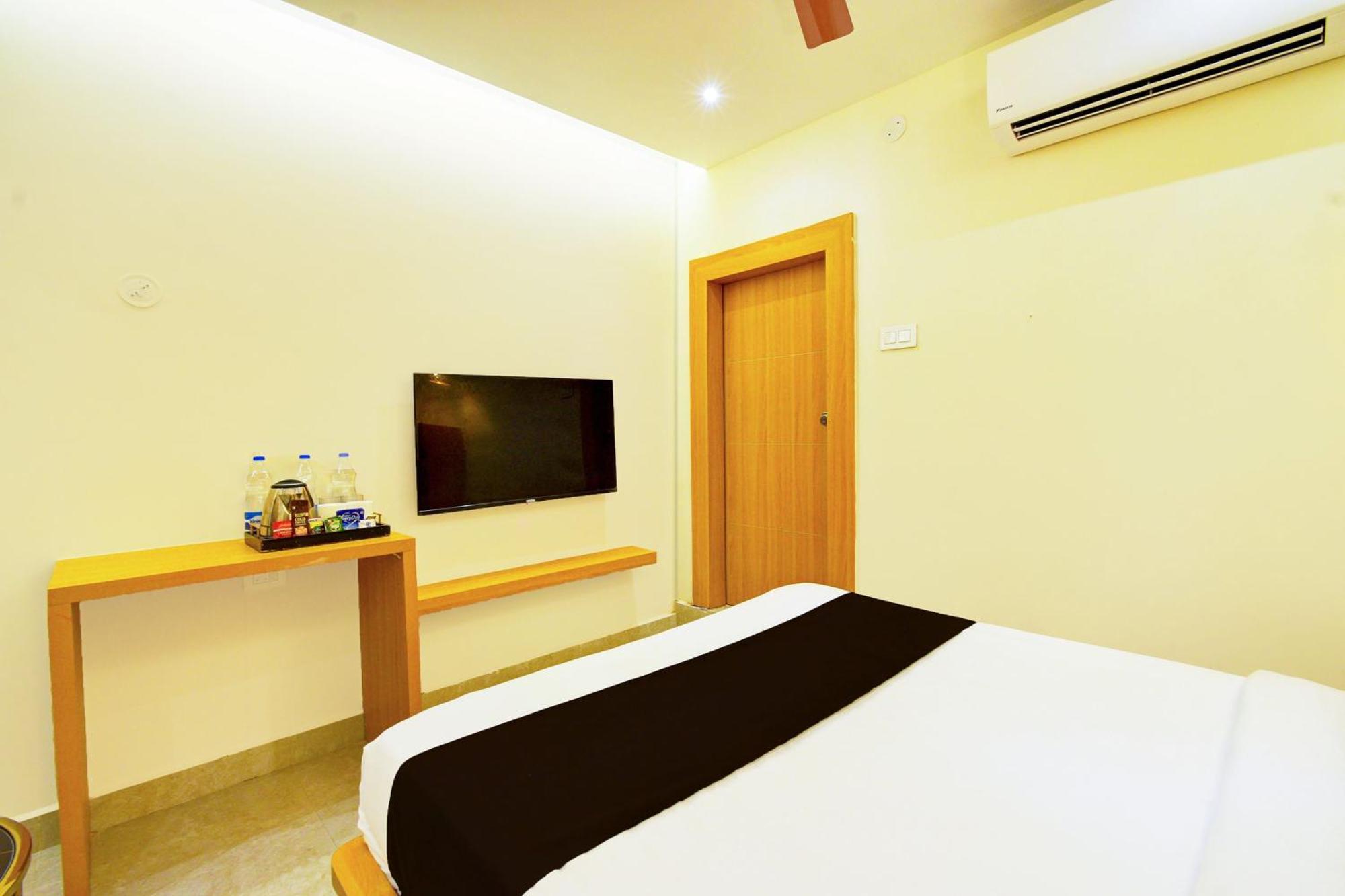 Hotel O Svs Suites Luxury Rooms Trimulgherry Eksteriør billede
