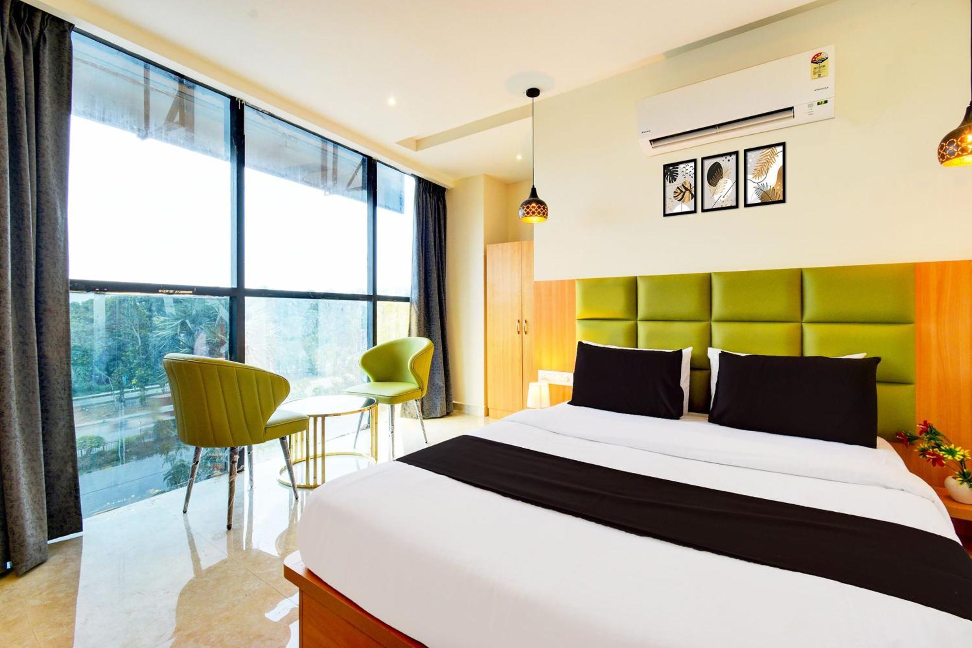 Hotel O Svs Suites Luxury Rooms Trimulgherry Eksteriør billede