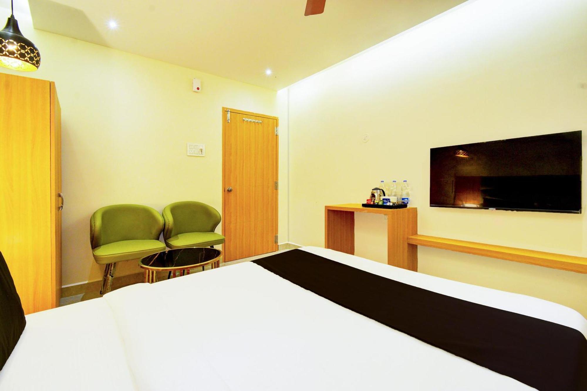 Hotel O Svs Suites Luxury Rooms Trimulgherry Eksteriør billede